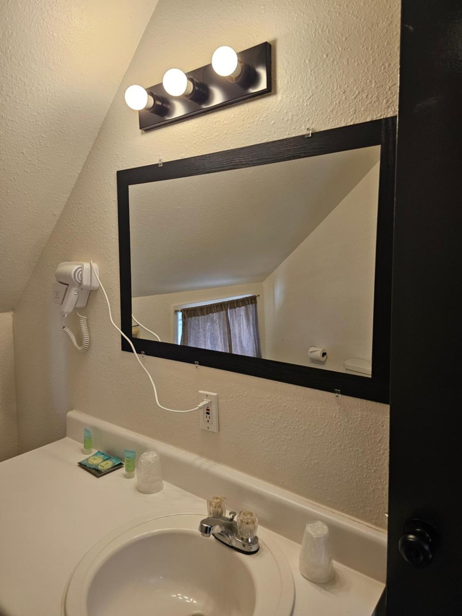H&H Motor Lodge Idaho Springs Luaran gambar