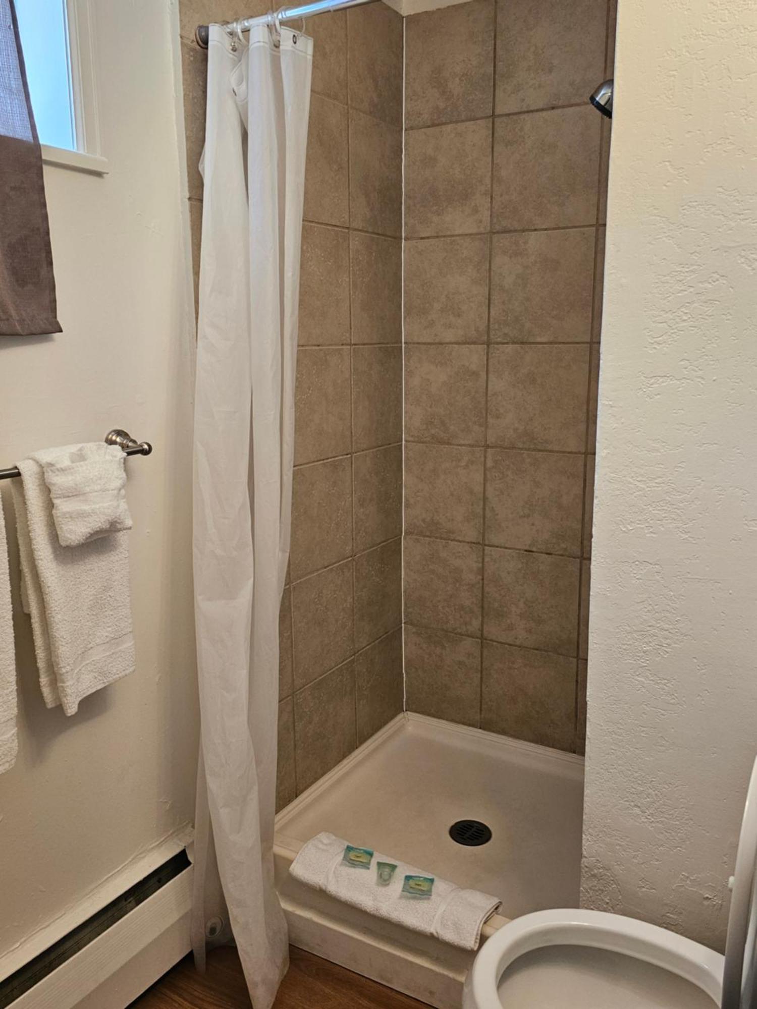 H&H Motor Lodge Idaho Springs Luaran gambar