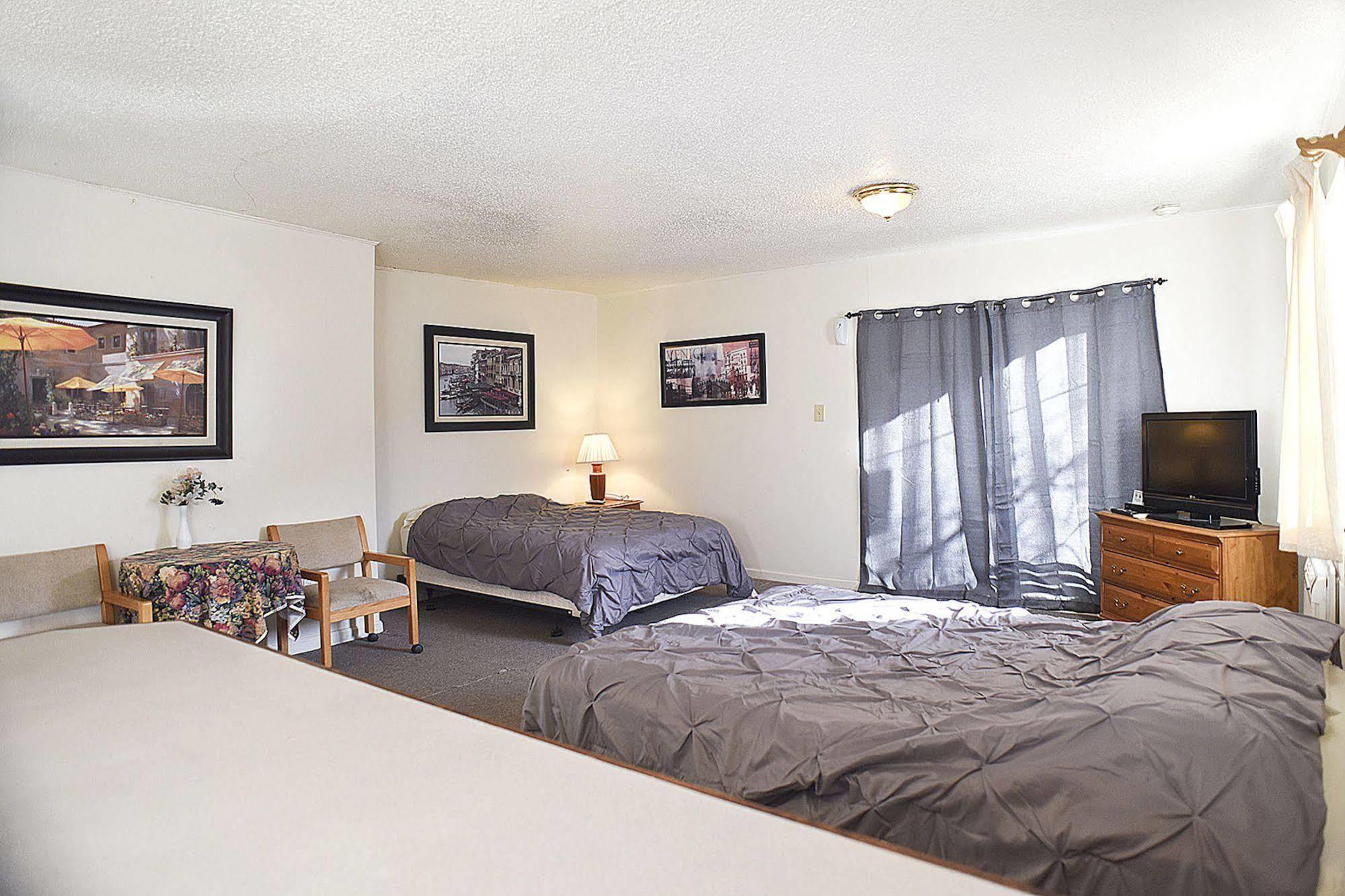 H&H Motor Lodge Idaho Springs Luaran gambar